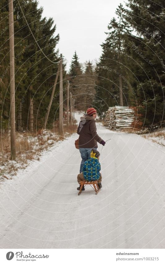 Im Thüringer Wald unterwegs. Winter Schnee Kind Junge Frau Erwachsene Großmutter Familie & Verwandtschaft 2 Mensch 3-8 Jahre Kindheit 45-60 Jahre Eis Frost Baum