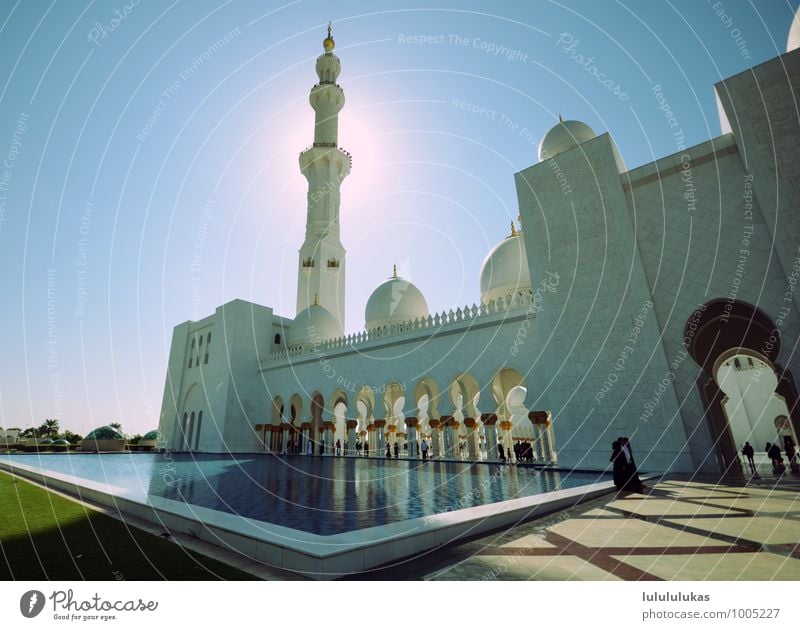 das ist eine moschee. Tourismus Ausflug Sightseeing Sommer Kunst Architektur Abu Dhabi Vereinigte Arabische Emirate Stadt Kirche Moschee Turm Gold