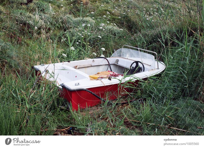 Strandgut Ferien & Urlaub & Reisen Ausflug Abenteuer Sommerurlaub Umwelt Natur Wiese Küste Meer Schifffahrt Sportboot Motorboot Einsamkeit entdecken