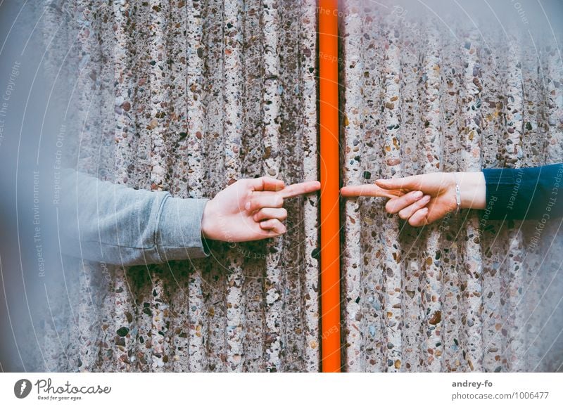 Kontakt Arme Hand Finger 2 Mensch Linie berühren Kommunizieren Vertrauen Freundschaft Zusammensein Liebe Treue Beratung Partnerschaft Gefühle Idylle Team