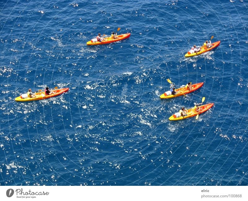 blau-orange Meer Kanu 5 mehrfarbig Wasserfahrzeug Paddeln Wassersport Ferien & Urlaub & Reisen Sommer Vogelperspektive Rudern Abenteuer Wellen Außenaufnahme
