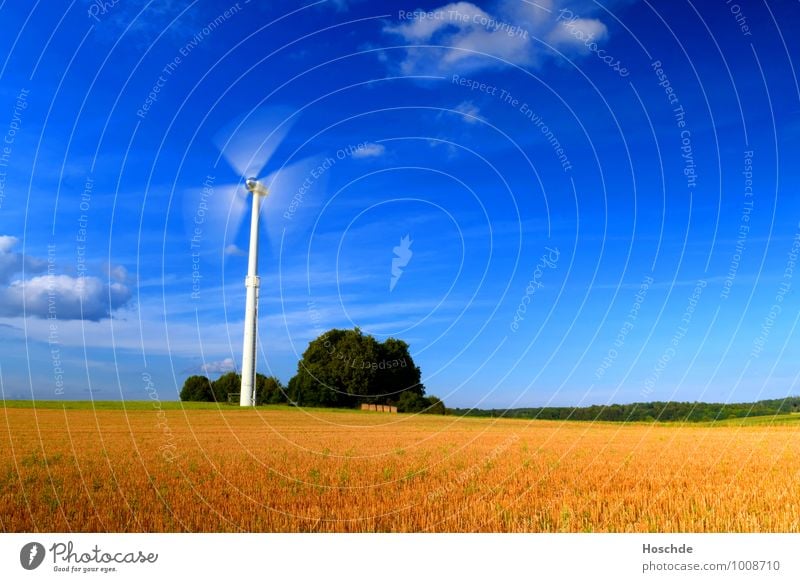 Windenergie Landwirtschaft Forstwirtschaft Industrie Technik & Technologie Fortschritt Zukunft Energiewirtschaft Windkraftanlage Landschaft Wolken Horizont
