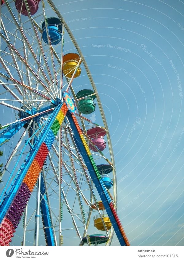 Playland Riesenrad Jahrmarkt knallig mehrfarbig Spielen Freude Verkehr Kleinmesse Leben Himmel