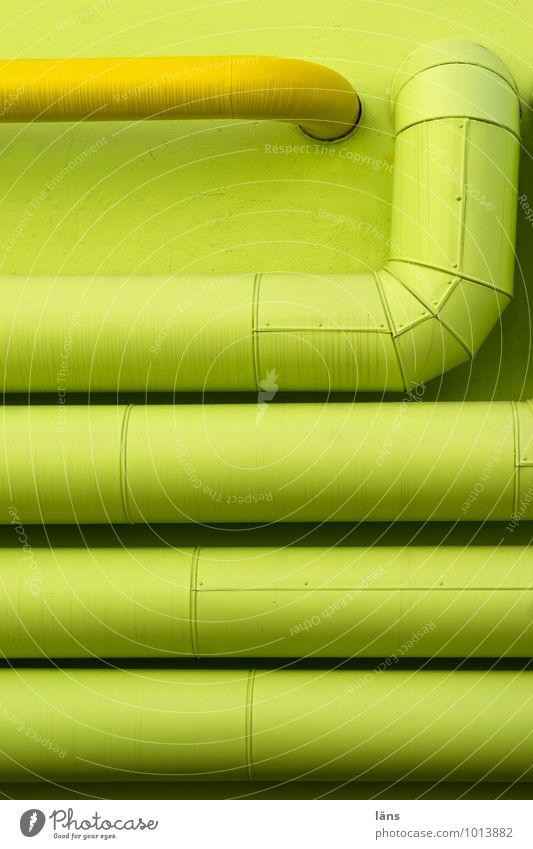 versorgung Röhren Eisenrohr Versorgung grün gelb Wand gekrümmt