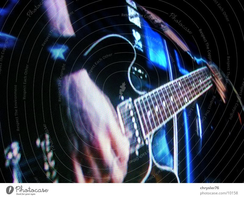 chris shiflett on sreen Bildschirm Bildpunkt Konzert Musik Gitarre Rockmusik blau