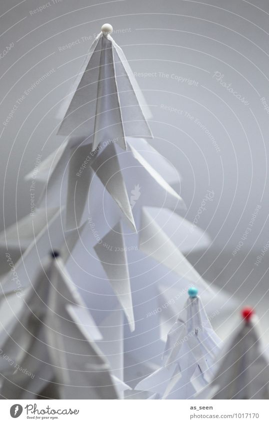 Gefaltet und verziert elegant Stil Design Wellness Weihnachten & Advent Origami Kunsthandwerk Landschaft Winter Schnee Baum Tanne Weihnachtsbaum Wald Papier