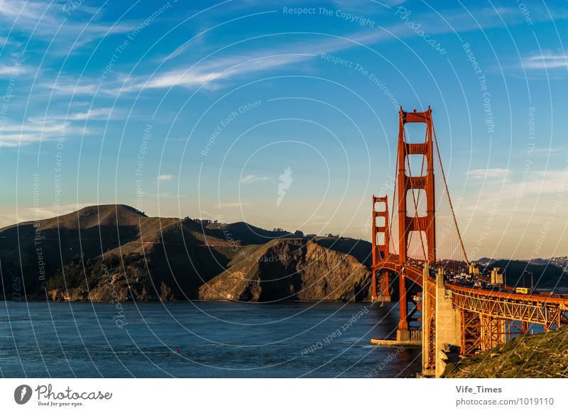 Golden Gate Sonnenuntergang San Francisco USA Nordamerika Stadt Hafenstadt Brücke Architektur Sehenswürdigkeit Denkmal Golden Gate Bridge Berufsverkehr
