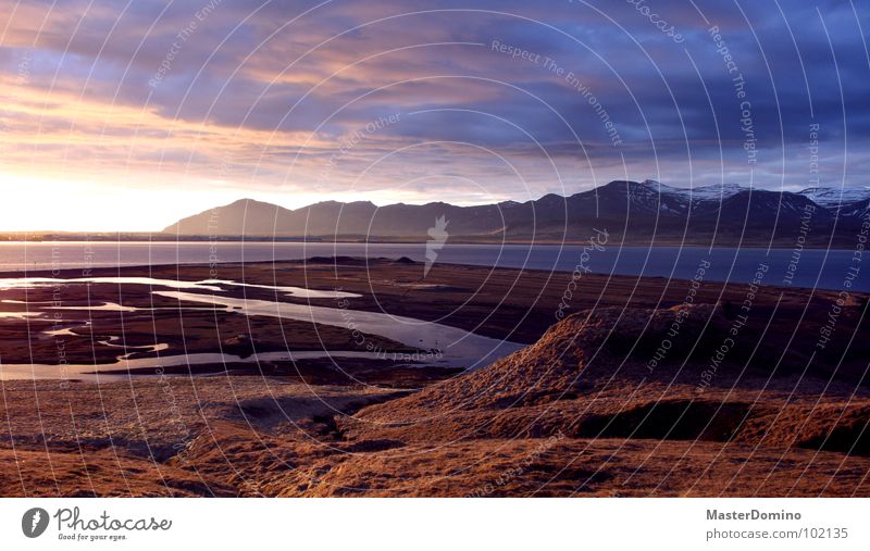 Hvalfjörður Wolken Gras Hügel See Meer Island Sonnenuntergang Licht diffus Abenddämmerung ruhig Reflexion & Spiegelung Berge u. Gebirge Fjord Himmel Wasser