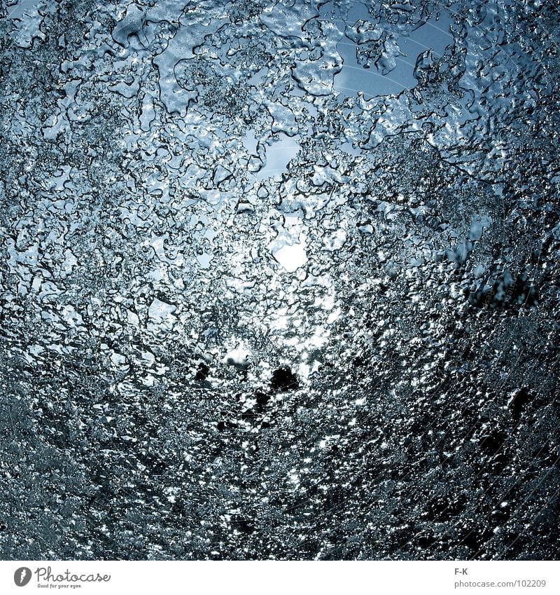 zugefroren… Winter Eis Frost Fenster frieren Coolness kalt Schnellzug Eiskristall Window cold water Eisfläche Kristallstrukturen Fensterscheibe Nahaufnahme