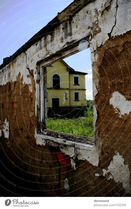Verlassenes Haus Fenster Gebäude Fabrik Raum Einsamkeit kaputt Meckenbeuren Zerstörung