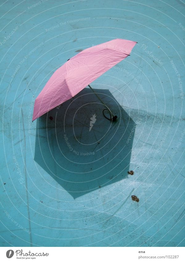 sonnenschirmchen I Sonnenschirm Regenschirm nass trocken Schattenspiel 7 rosa Thusnelda Spielplatz Sommer blau Schutz Natur 7-eck fluffi