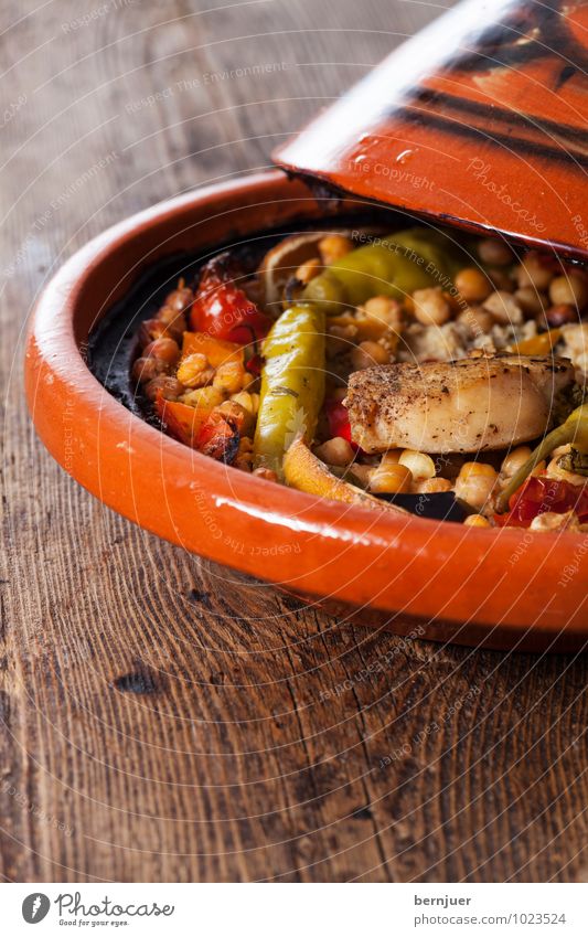 Roter Marrokaner Lebensmittel Fleisch Gemüse Abendessen Bioprodukte Slowfood Schalen & Schüsseln gut Tajine Kichererbsen Chili Peperoni Geflügel Marokko