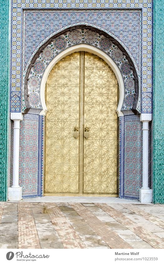 die Tür zum König Fes Marokko Afrika Sehenswürdigkeit Palast Ferien & Urlaub & Reisen Dar El Makhzen Palais Royal Respekt Tor Gold Farbfoto Außenaufnahme