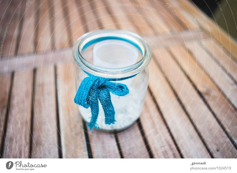 Luzifer Licht Kerzenglas Gartentisch Glas Geschenkband blau Freundlichkeit Dekoration & Verzierung Farbfoto Menschenleer Tag Schwache Tiefenschärfe
