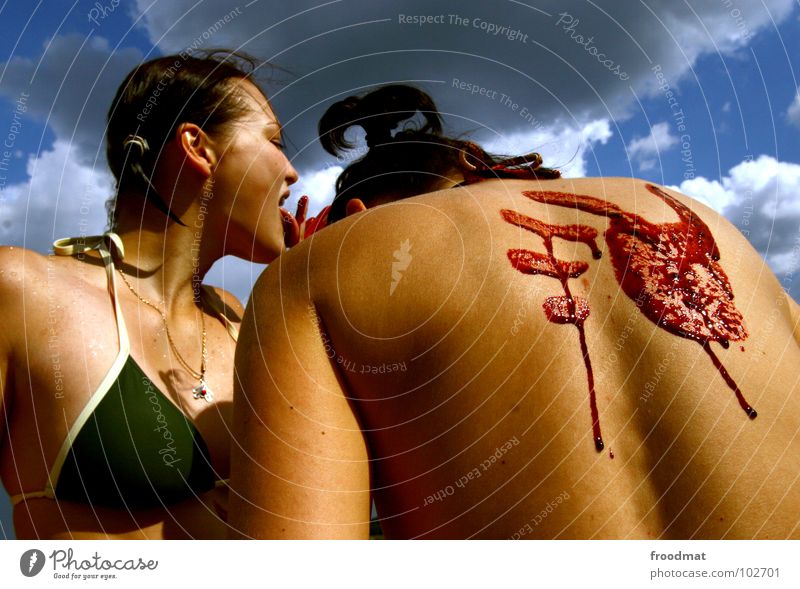 hands off Deutschland Sommer lutschen Bikini Pornographie Wolken Momentaufnahme bücken heiß Physik Strand Jugendliche froodmat obzön handabdruck Zunge Rücken