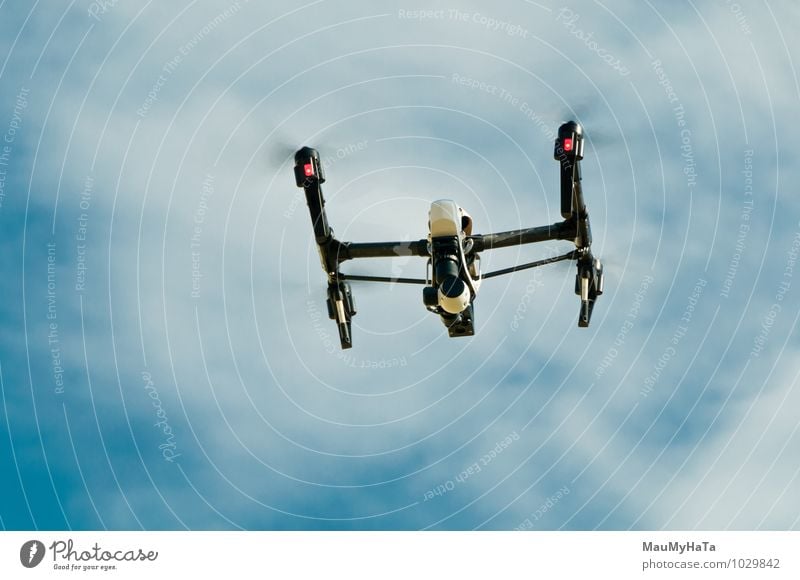 Drohne mit Kamera Fernseher Radiogerät Computer Hardware Videokamera Fotokamera Werkzeug Maschine Technik & Technologie Verkehr Luftverkehr Hubschrauber wählen
