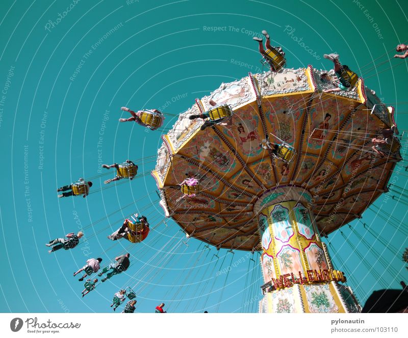 Kitschkarusell 3 Jahrmarkt drehen Spielen Kettenkarusell Karusell Himmel fliegen Freude D 80 Sitzgelegenheit