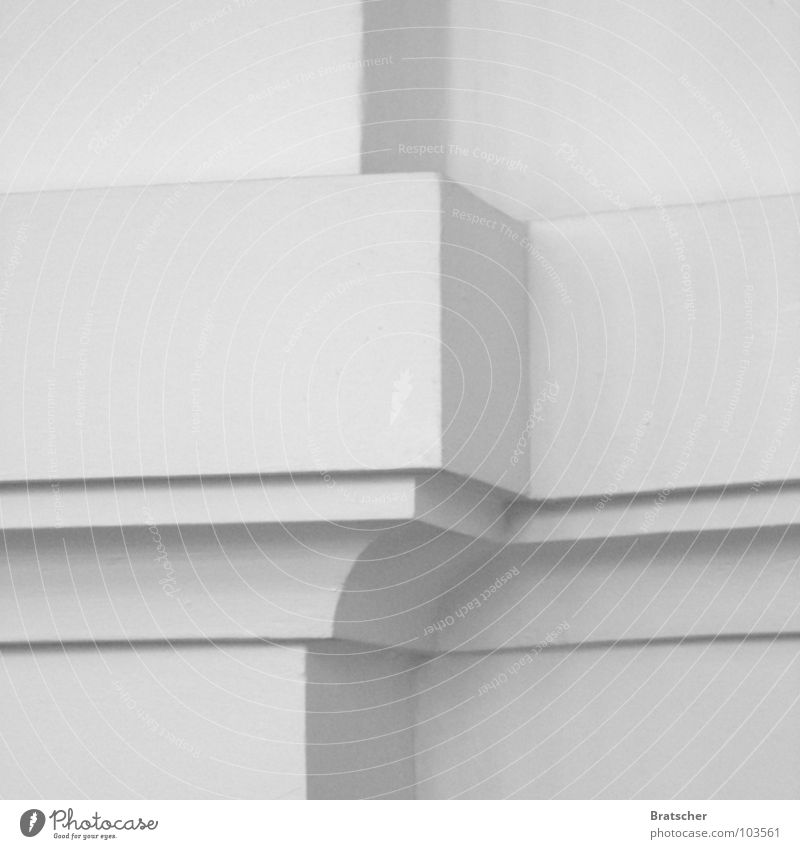 Bach Präludium und Fuge weiß Ecke grau Ornament Composing Detailaufnahme Schwarzweißfoto Strukturen & Formen Linie Architektur Sims Textfreiraum Hintergrundbild