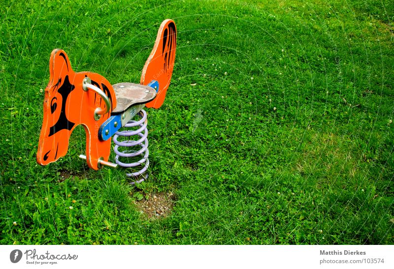 SPIELPLATZ | PLAYGROUND Spielplatz Platz Spielen Zusammensein Gesellschaft (Soziologie) sozial verbinden Spielzeug hüpfen Wippe Rutsche Sommer Ereignisse Freude