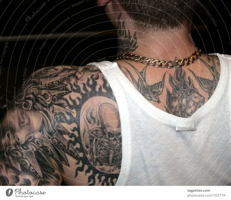Mann schulter tattoo Mann Stil