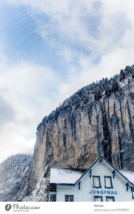Jungfrauenhaus Ferien & Urlaub & Reisen Tourismus Ausflug Abenteuer Winter Schnee Winterurlaub Berge u. Gebirge Landschaft Urelemente Himmel Wolken Sonnenlicht