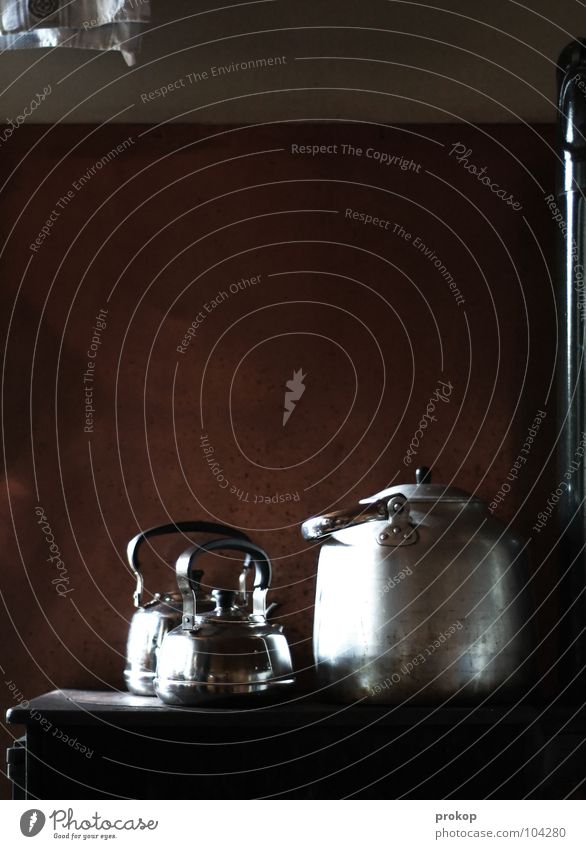 Vor meiner Zeit? kochen & garen Ofenrohr antik früher heiß Küche rustikal Ernährung heizen Physik Haushalt schön Tee teekessel sieden Lebensmittel Wärme