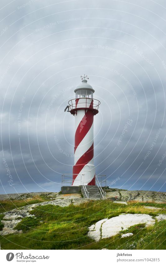 lighthouse Umwelt Natur Landschaft Wasser Schönes Wetter Küste Meer Atlantik gefährlich Leuchtturm rot-weiß Farbfoto Außenaufnahme Tag Kontrast Silhouette