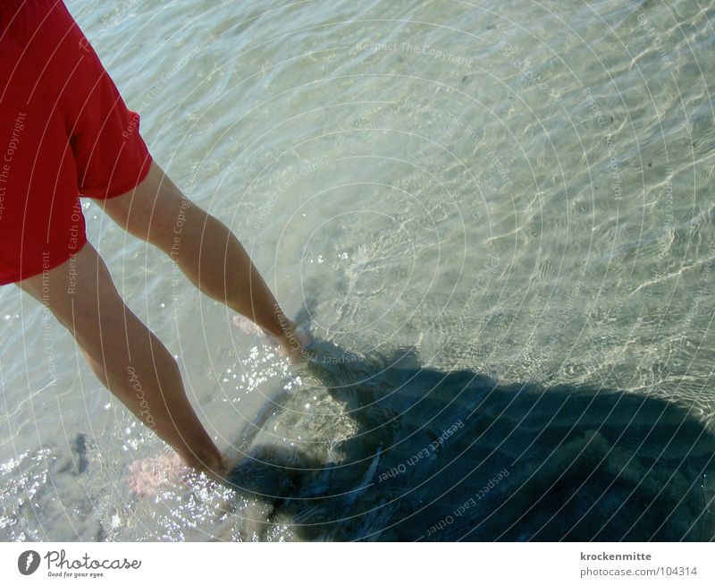 Das lange Warten des David H. Meer Mann rot Badehose Strand Ferien & Urlaub & Reisen Badeurlaub Rettungsschwimmer bewachen Kontrolle retten stehen Sanitäter