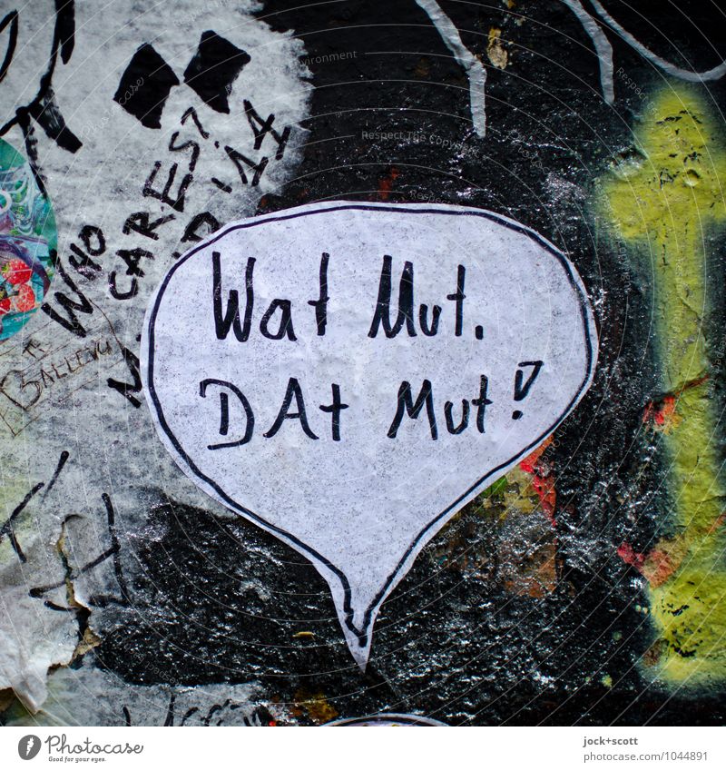 es geht schon wieder los :-)) Freude Subkultur Sprechblase Straßenkunst Mauer Wand Graffiti Redewendung Wort sprechen dreckig fest Originalität trashig