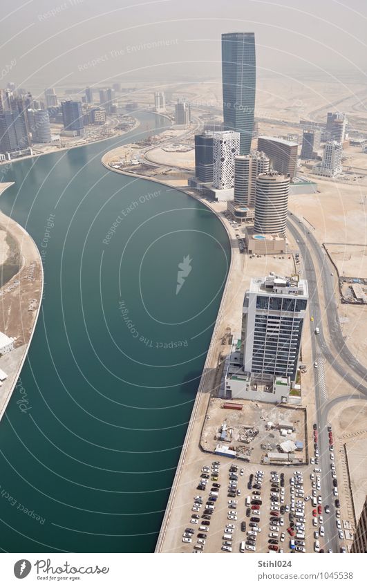 Dubai Business Bay Städtereise Wirtschaft Kapitalwirtschaft Sand Küste Vereinigte Arabische Emirate Hauptstadt Skyline Gebäude Architektur Straße PKW Beton