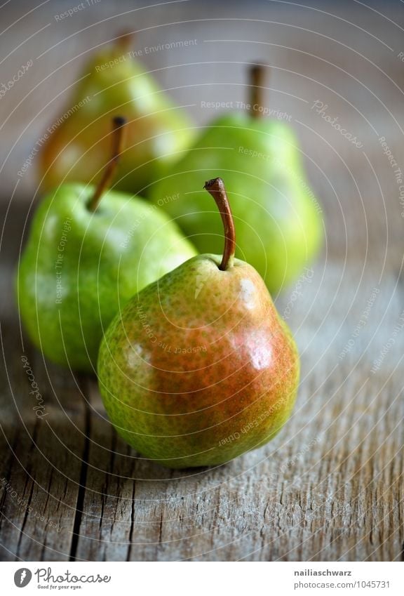 Birnen Lebensmittel Frucht Apfel Ernährung Bioprodukte Vegetarische Ernährung Diät Duft Gesundheit glänzend lecker natürlich saftig schön braun grün rot Kraft