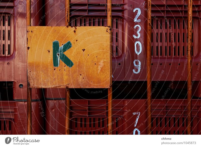 K Kasten Schriftzeichen Ziffern & Zahlen braun gelb orange Gitter Güterverkehr & Logistik Fischereiwirtschaft Fischerboot Lager Lagerhaus Stapel Ordnung