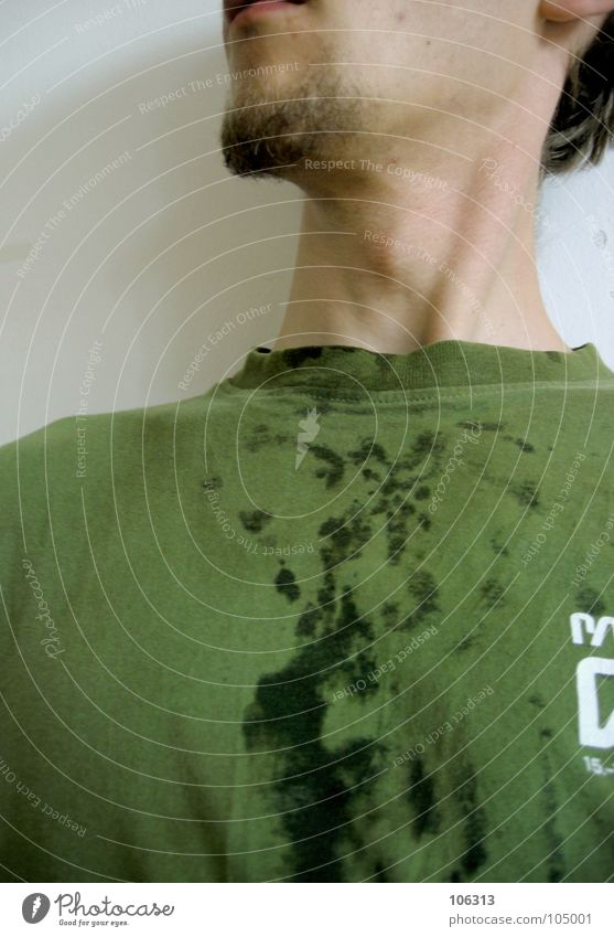 WET T-SHIRT CONTEST [STAND-ALONE] Schweiß transpirieren nass feucht grün Hemd Bekleidung bespritzt spritzen Dreckspatz Ferkel Schwein anstößig Bart T-Shirt
