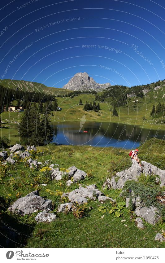 Körbersee Umwelt Natur Landschaft Pflanze Wasser Himmel Wolkenloser Himmel Sommer Klima Schönes Wetter Hügel Felsen Alpen Berge u. Gebirge Gipfel blau