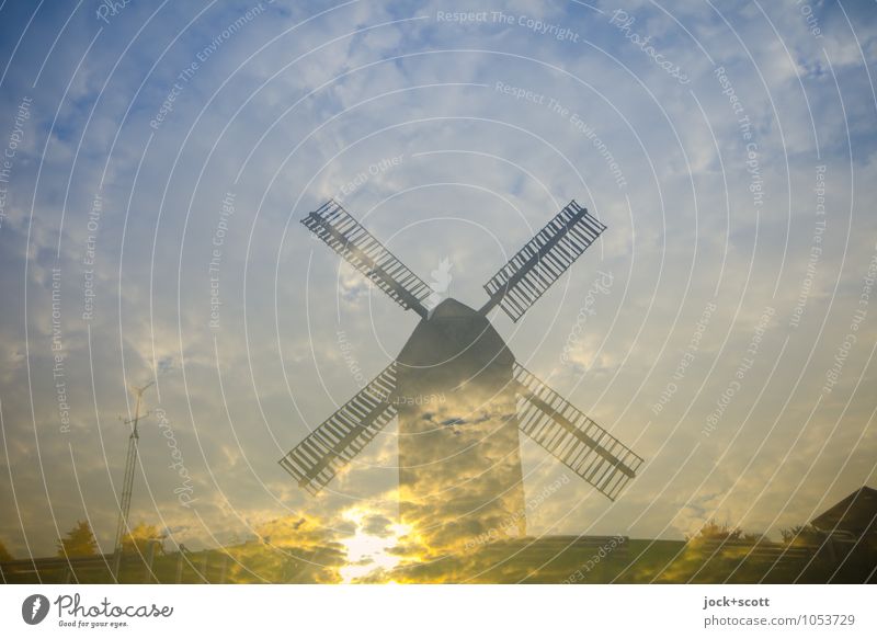 Lichtmühle harmonisch Wolken Sonne Schönes Wetter Marzahn Windmühle Wahrzeichen leuchten Stimmung Romantik Idylle Inspiration Doppelbelichtung Illusion