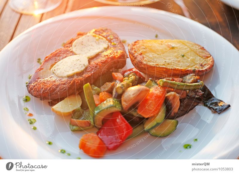 Sunshine Dinner. Lebensmittel Fleisch Meeresfrüchte Gemüse Abendessen ästhetisch Mallorca Mahlzeit Restaurant Steak Bohnen Kartoffeln Foodfotografie