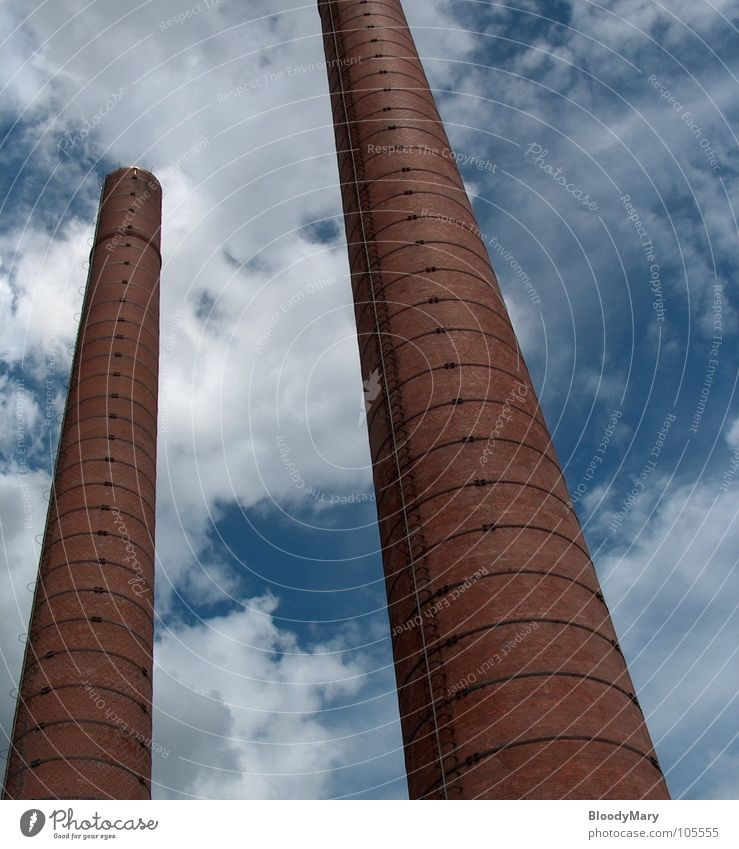 Twins Backstein Wolken rot Hochhaus Himmelsstürmer weiß Industrie historisch blau Niveau twins