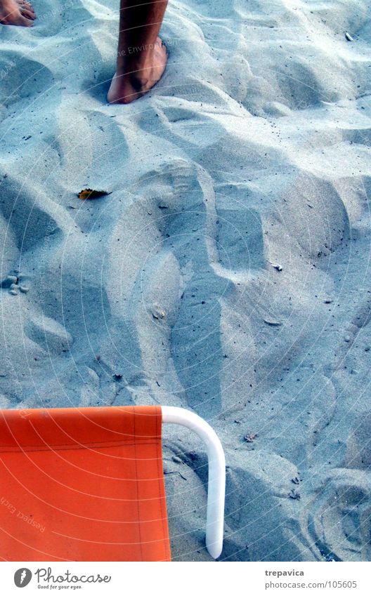strand Strand Sommer See Meer Mann Ferien & Urlaub & Reisen Erholung blau orange Sand frei Einsamkeit