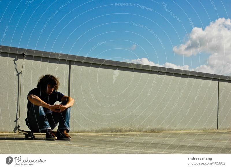 So das wars... Mann Himmel Skateboarding Erholung Mauer Wolken fertig man sitzen chill chilling sky blau blue ruhen relax wait waiting clouds warten