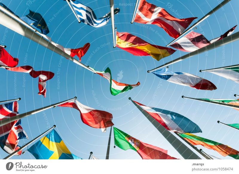 Europäisch Wolkenloser Himmel Zeichen Fahne hoch viele Perspektive Politik & Staat Bildung Europa Fahnenmast international Business Macht Stolz weltweit