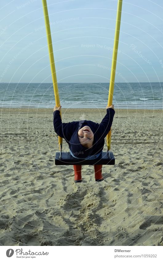 Spaß Freude Glück Körper Gesicht Freizeit & Hobby Kinderspiel Strand Meer Wellen Sportler maskulin Kleinkind Junge 1 Mensch 1-3 Jahre Natur Landschaft Sand