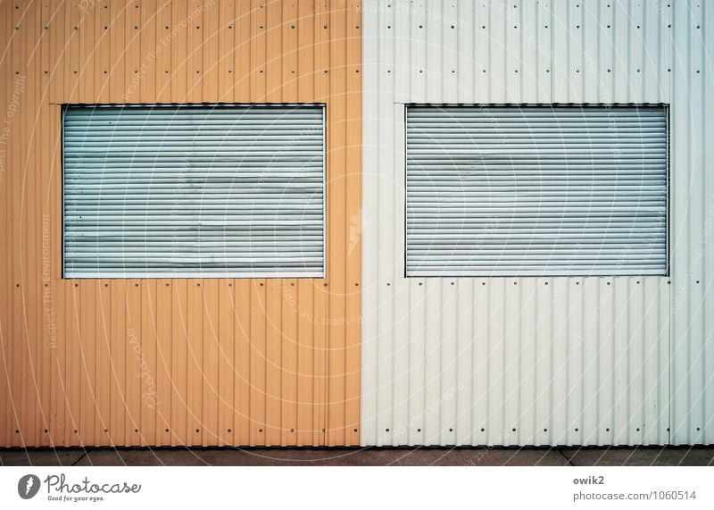 Heute Ruhetag Fassade Fenster Metall eckig einfach trist Design stagnierend Fensterladen Jalousie Blech Blechwand Container Wand verbarrikadiert geschlossen