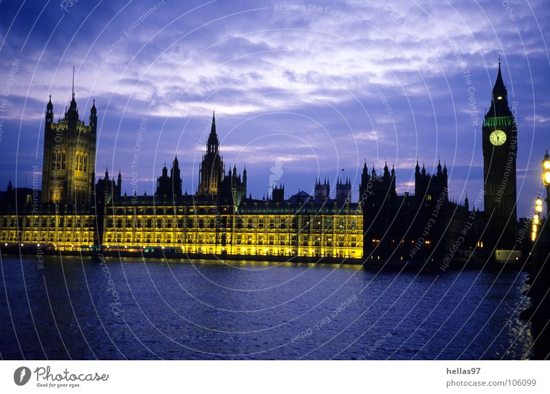 Houses of Parliament London Themse Big Ben Nacht Dämmerung gelb violett England Politik & Staat Wahrzeichen Denkmal Fluss Licht blau Abend Lords Commons