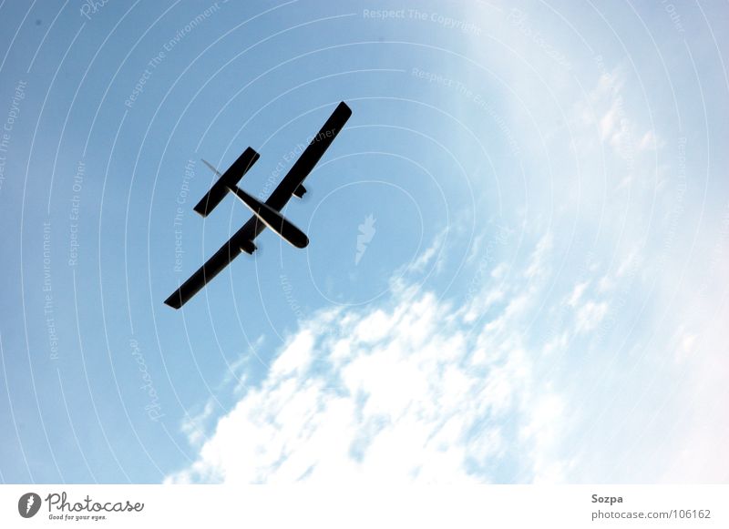 Jause´s Bird Flugzeug Wolken Silhouette Modellflugzeug Spielen Himmel blau Luftverkehr Freiheit