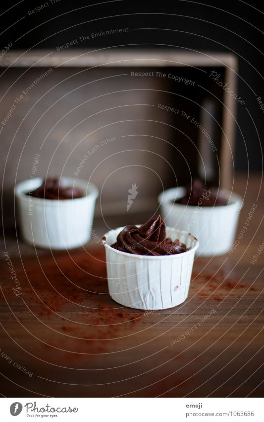 Sünde Dessert Süßwaren Schokolade Mousse Mousse au chocolat Ernährung lecker süß Kalorienreich sündigen ungesund Farbfoto Innenaufnahme Menschenleer Tag Low Key