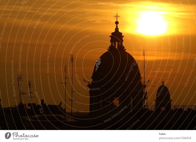 Sonnenuntergang in Rom Kuppeldach Antenne Lichtstimmung Gotteshäuser Domkuppel Religion & Glaube Kirchenkuppel