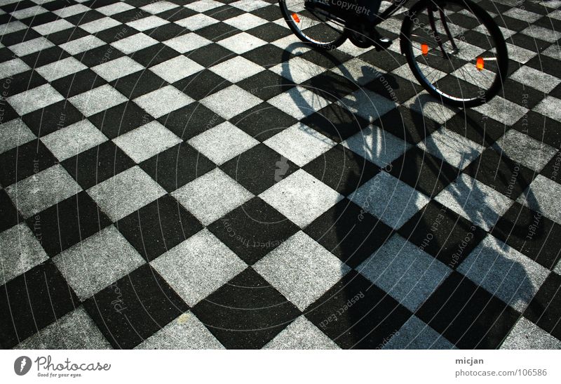 Aerodynamic Tanzfläche Muster Fahrrad fahren schwarz weiß kariert Schottenmuster Bodenbelag hart Ordnung Abwechselnd schick Spielen Brettspiel Bildpunkt Raster