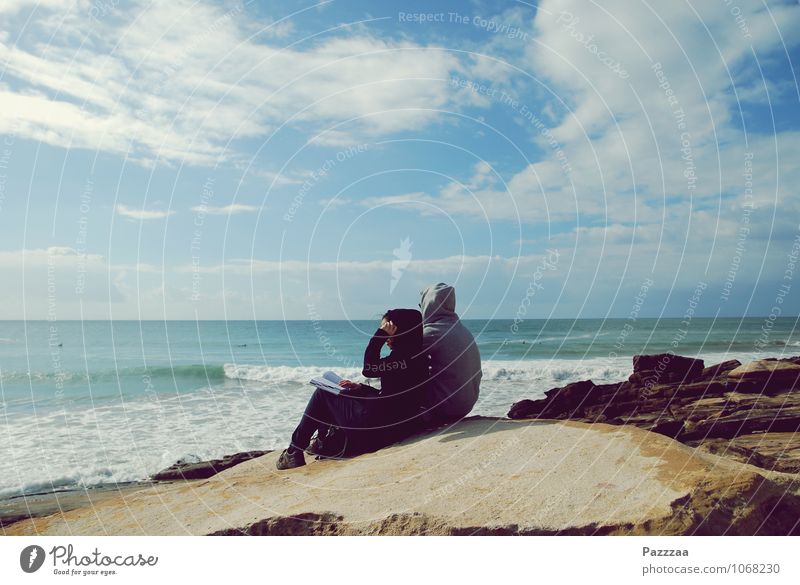 Anchor Point II Paar Partner 2 Mensch 18-30 Jahre Jugendliche Erwachsene Wasser Küste Erholung genießen ruhig Meer Marokko Wellen Zusammensein Futurismus Blick