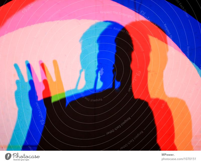 die welt ist bunt Mensch 1 außergewöhnlich mehrfarbig Frieden Lichtspiel Selfie Farbfoto