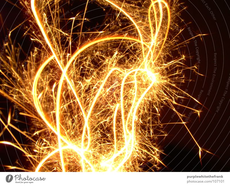 fireworks Licht Wunderkerze Kerze Silvester u. Neujahr dunkel Lichtstrahl Brand Bewegung
